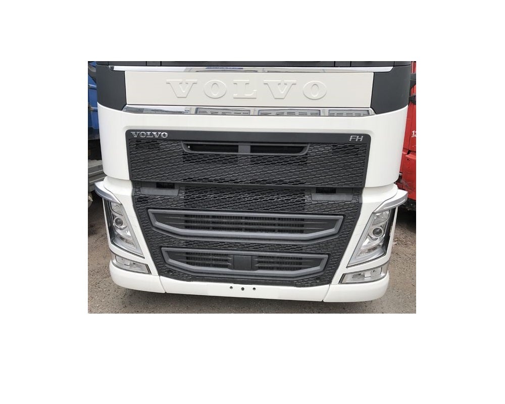 Front plastic/Sign with Volvo Logo for the front of the Volvo FH4