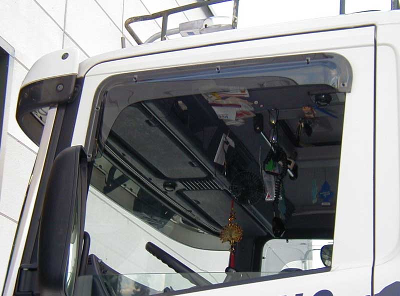 Wind Deflector 4/R Clips for Insulated Window